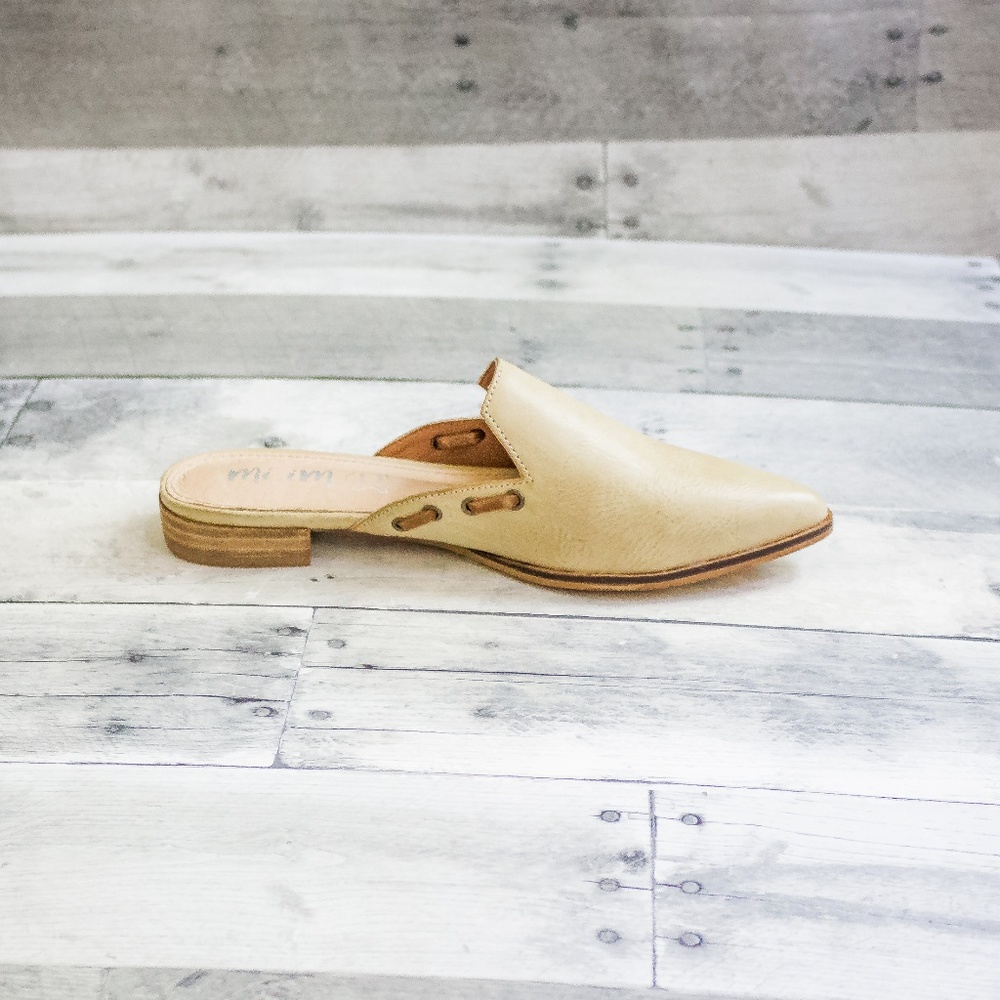 Mi.iM | 'Taylor' Pointed-Toe Leather Mules. - Picture 3 of 8